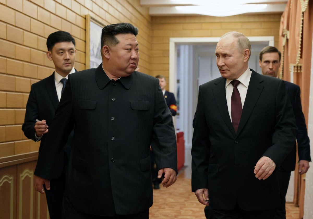 Vladimir Putin y Kim Jong Un asisten a una reunión en Pyonyang, Corea del Norte , en junio de 2024