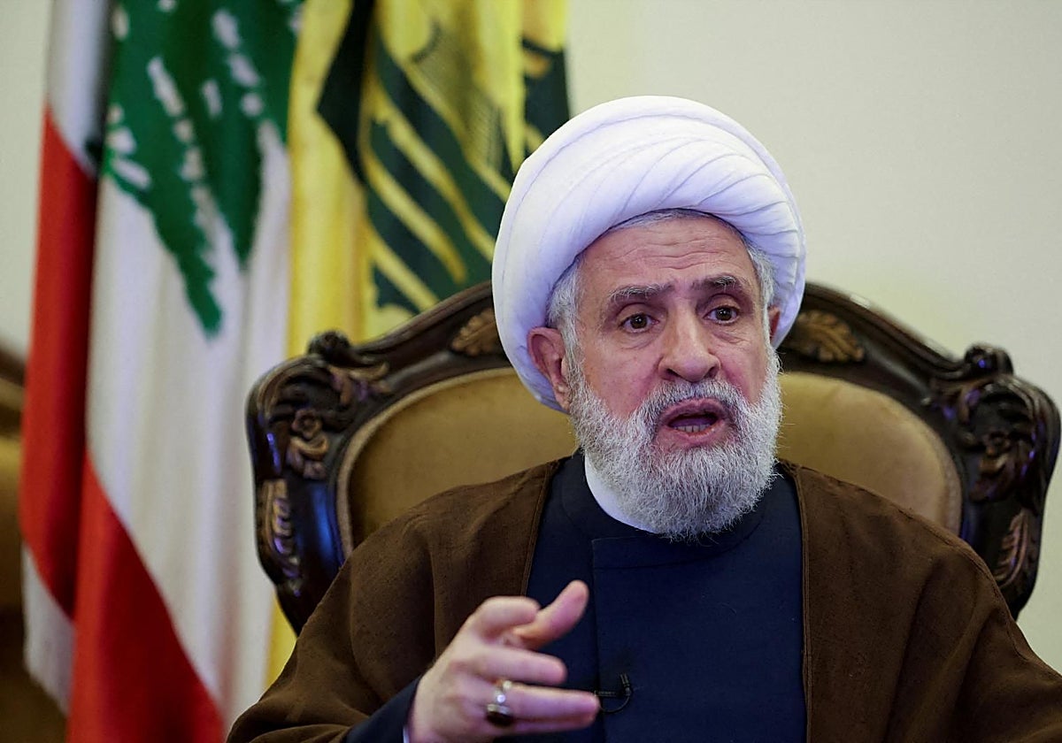 El nuevo líder de Hizbolá, Naim Qasem en una entrevista a Reuters en Beirut