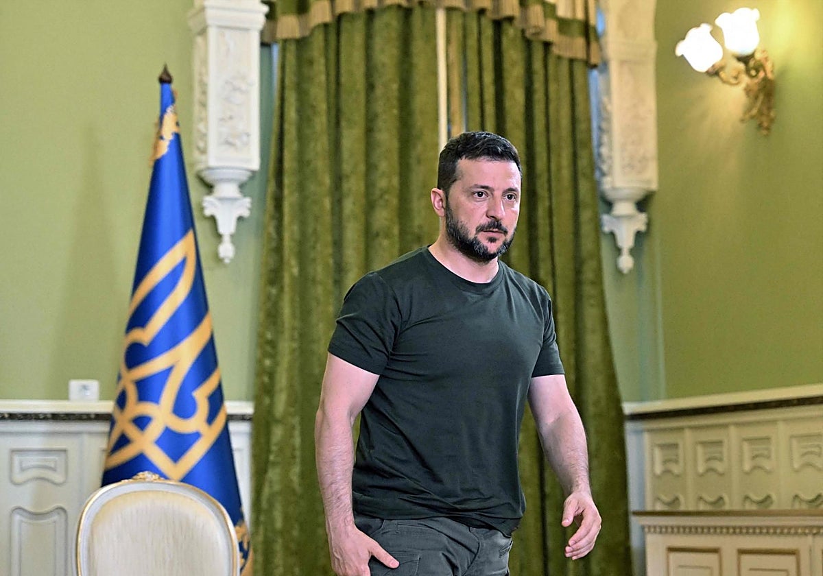 El presidente de Ucrania, Volodímir Zelenski, tras una rueda de prensa en Kiev