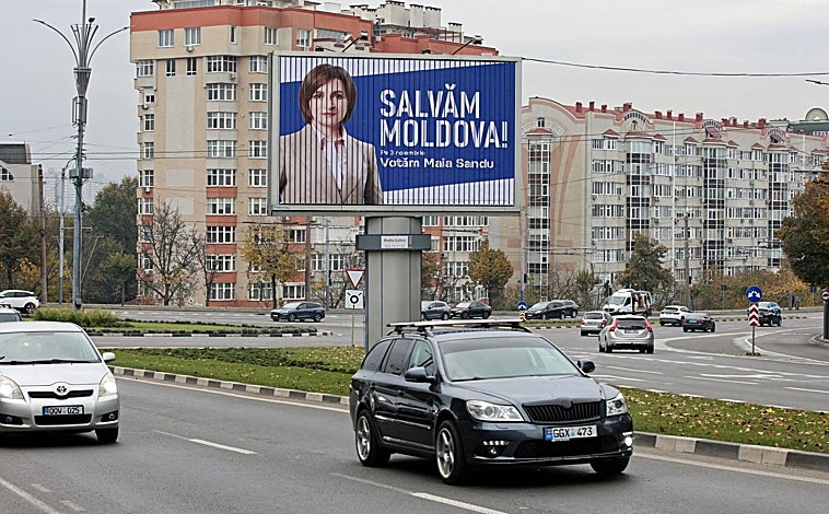 Imagen principal - Moldavia celebrará la segunda vuelta de las elecciones presidenciales, entre la actual presidenta moldava Maia Sandu y el ex fiscal general Alexandr Stoianoglo, el 3 de noviembre
