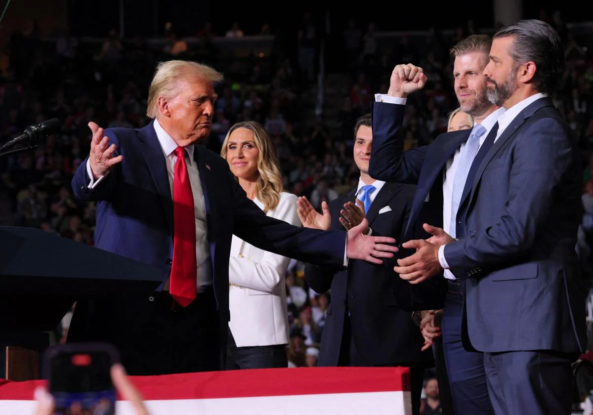 Trump con su familia en el mítin de Pensilvania