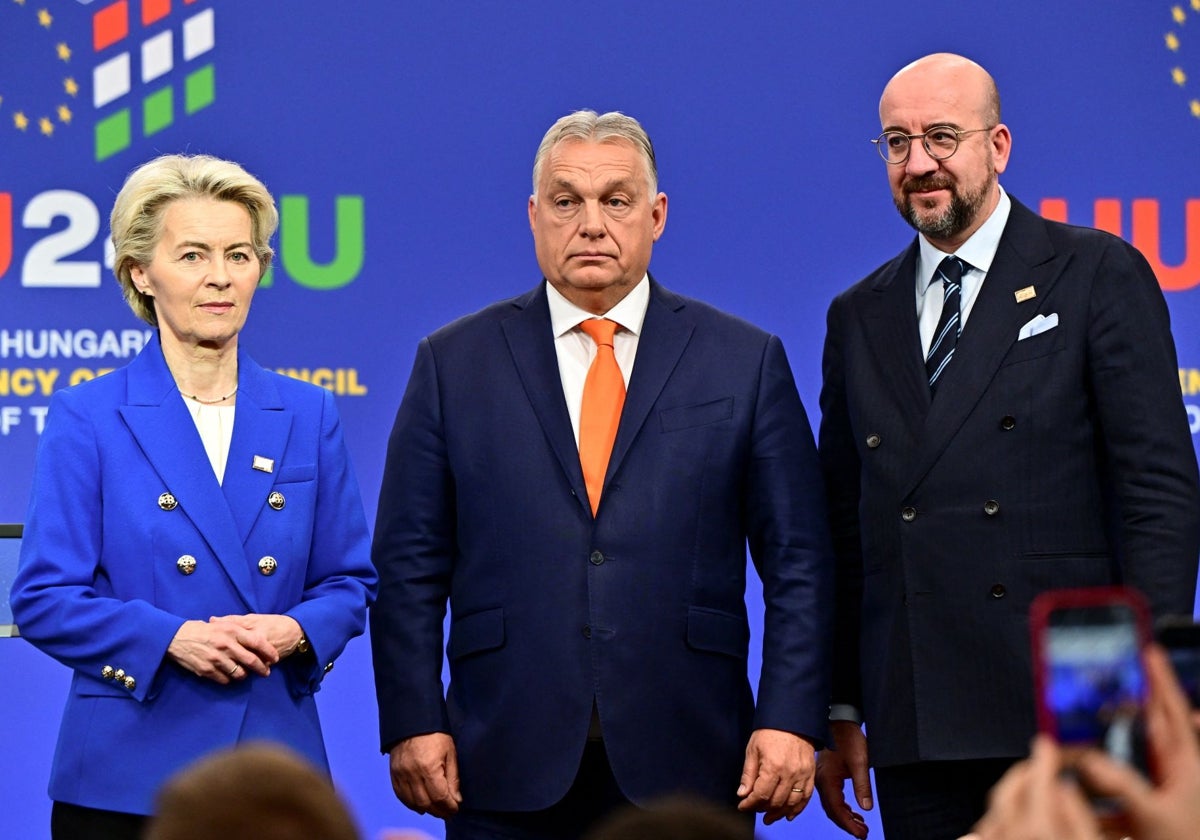 Los líderes de la UE se centran en los planes económicos para minimizar el debate sobre Trump