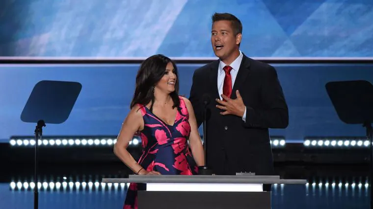 Sean Duffy y su esposa en la convención republicana de 2016