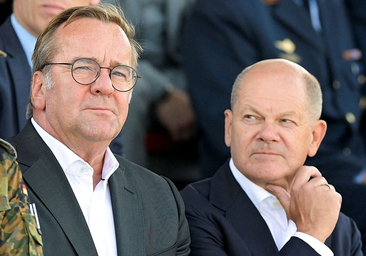 El ministro de Defensa alemán, Boris Pistorius, y el canciller Olaf Scholz
