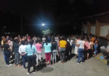 Familiares protestan ante las cárceles venezolanas tras el parón de excarcelaciones