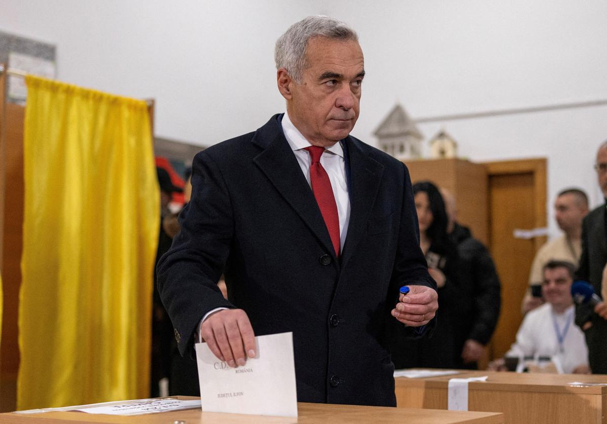 Calin Georgescu, inesperado vencedor en la primera vuelta de las elecciones en Rumanía.