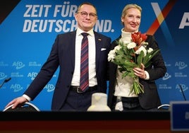 La ultraderecha de AfD se lanza a la campaña electoral por una Alemania fuera del euro