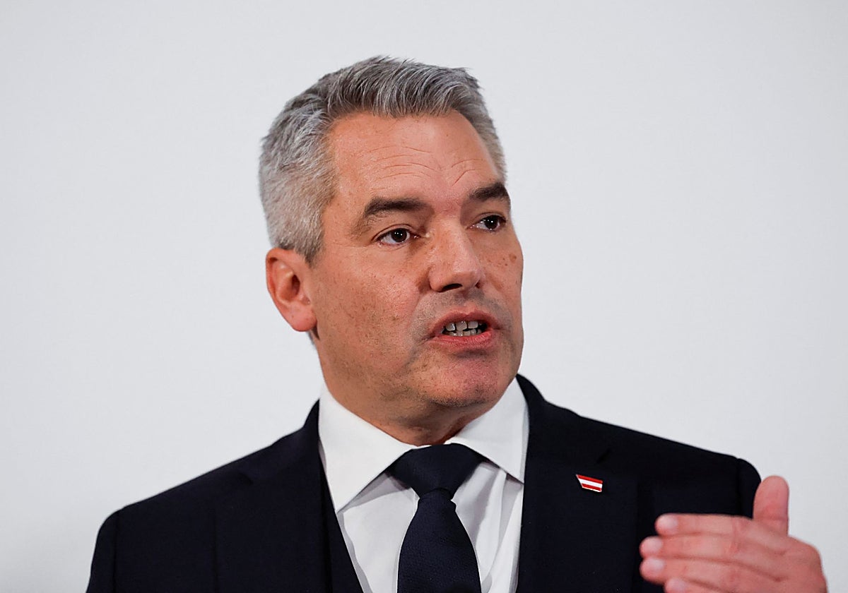 El canciller austriaco, Karl Nehammer, en rueda de prensa en Viena