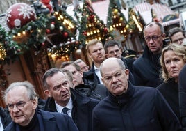 Olaf Scholz, desde el mercadillo navideño atacado, promete actuar contra quienes «quieren sembrar el odio»