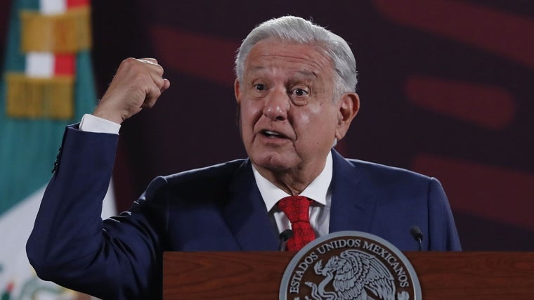 López Obrador afirmó que estaba «muy contento» con la nueva dirigencia de su partido, que eligió a su hijo como secretario de Organización
