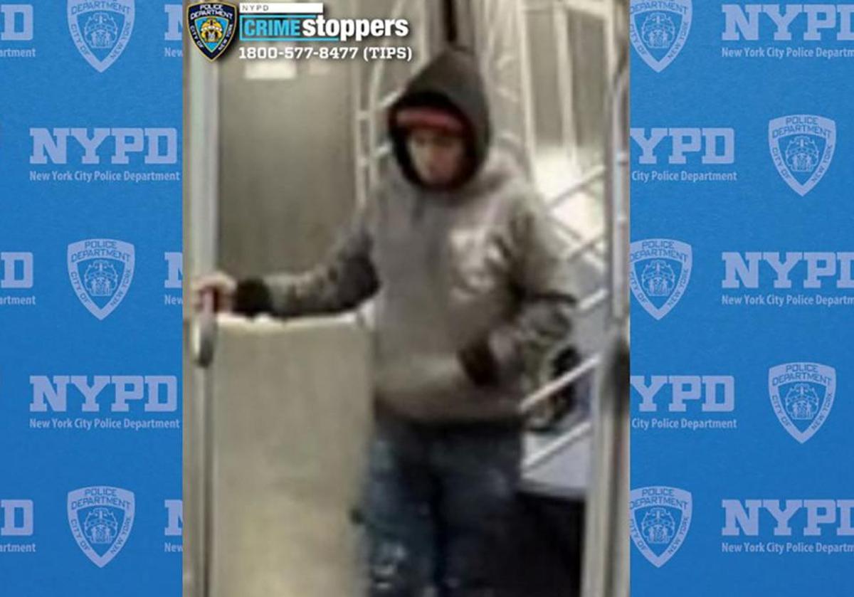 Imagen de la Policía de Nueva York del sospechoso acusado de quemar viva y matar a una mujer en el metro