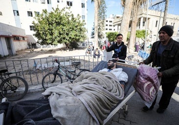 Israel ataca y detiene al director del último hospital operativo en el norte de Gaza, el Kamal Adwan