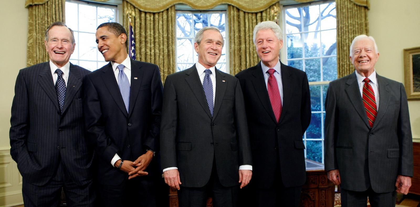 Los expresidentes de EE.UU., George H.W: Bush, Barack Obama, George W. Bush, Bill Clinton y Jimmy Carter.
