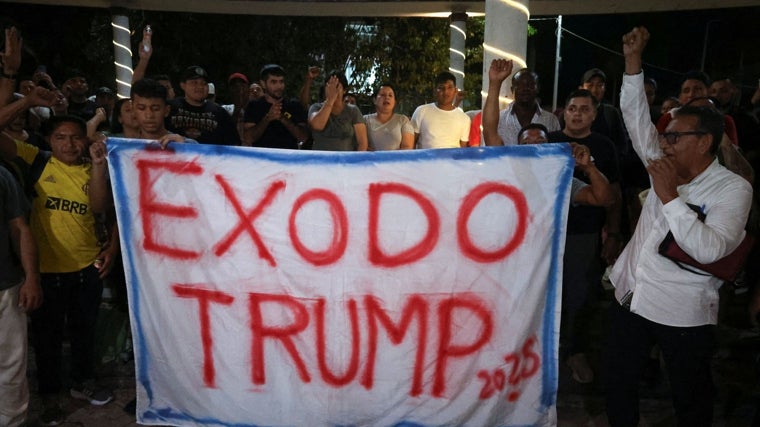 Caravana migrante sale de Tapachula hacia frontera con Estados Unidos