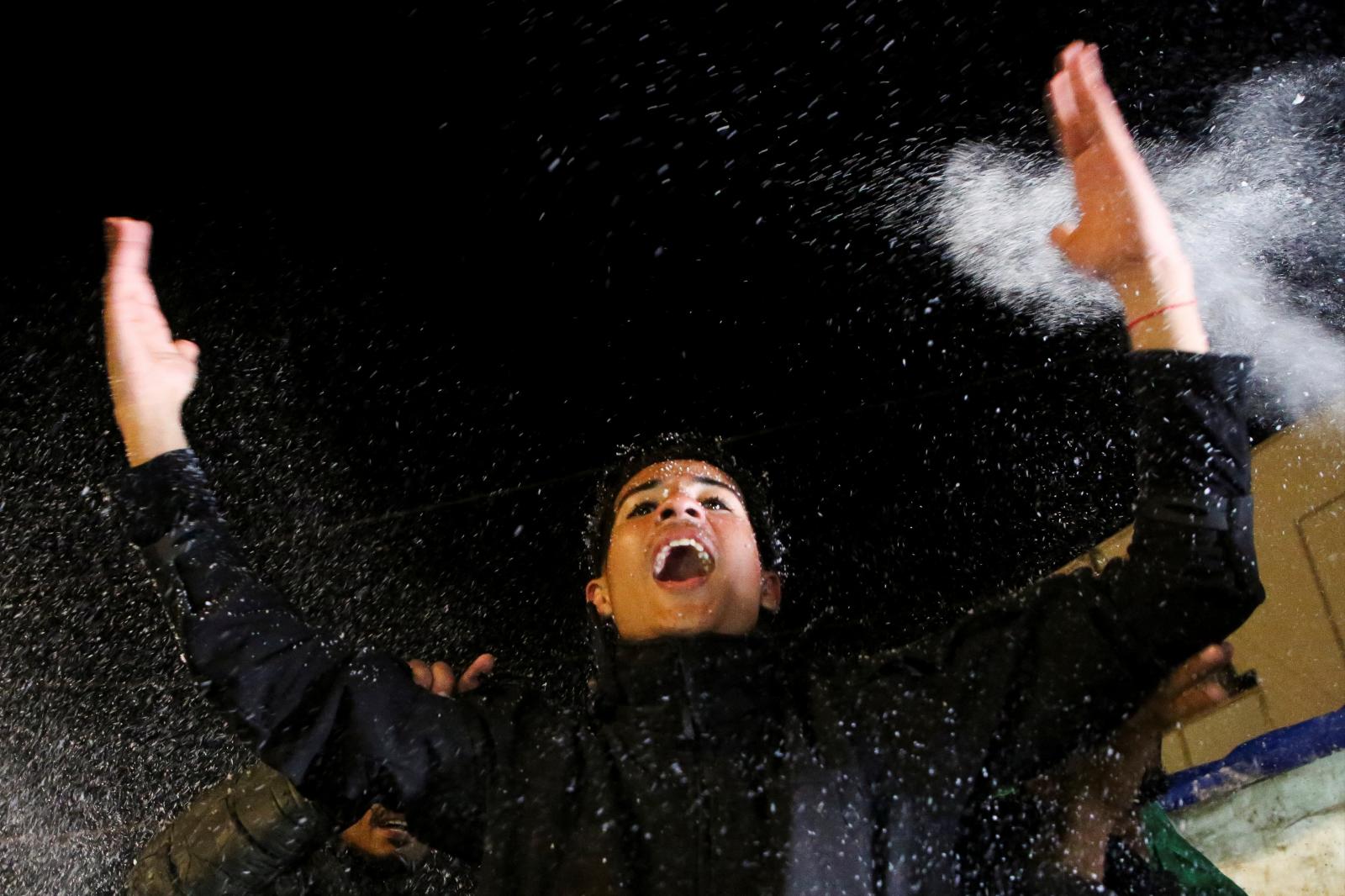 Celebraciones en Gaza e Israel tras el acuerdo de un alto al fuego, en imágenes