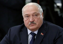 Lukashenko aspira a otros cinco años de mandato en un teatro electoral sin garantías