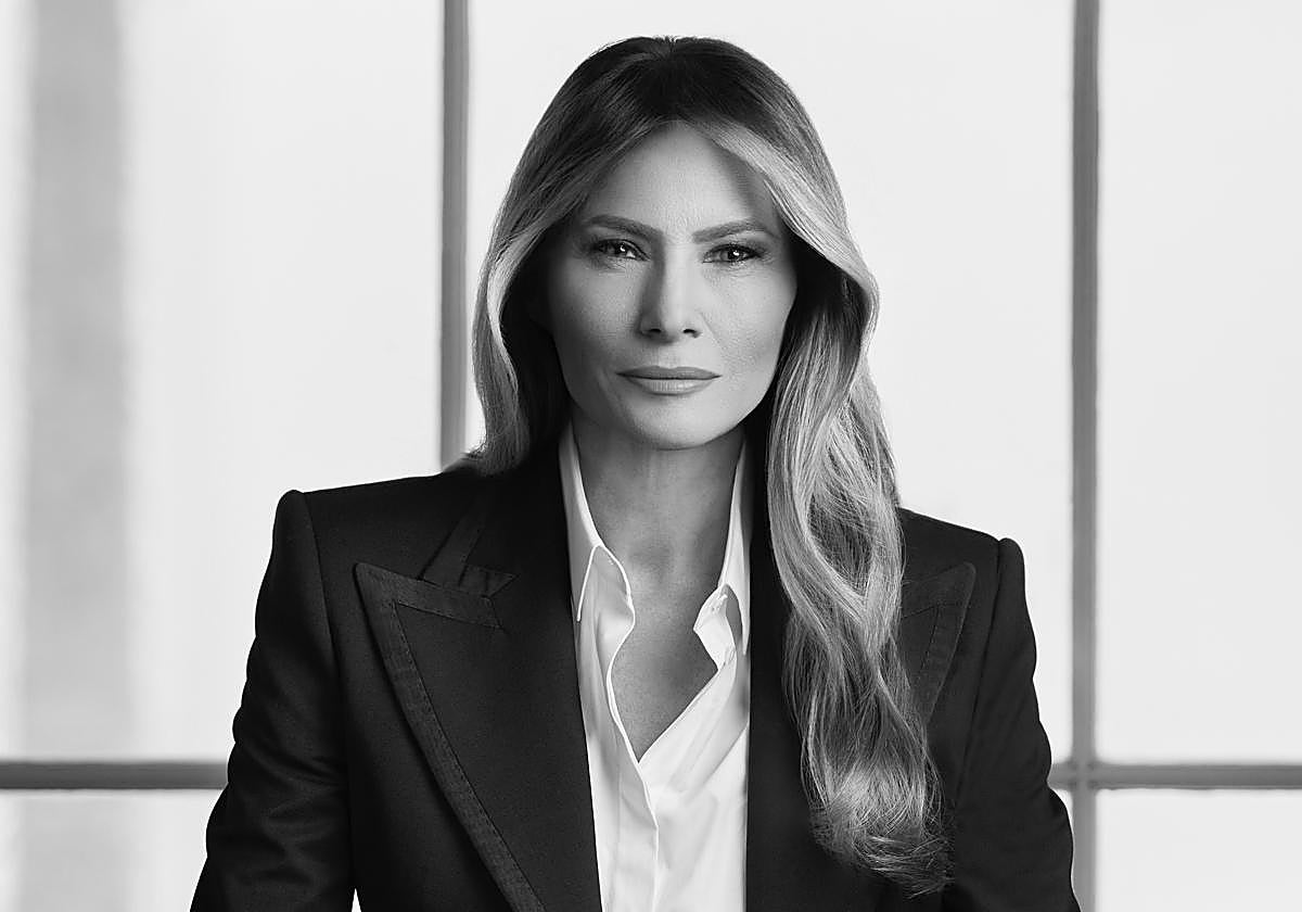 Retrato oficial de la primera dama de los Estados Unidos, Melania Trump
