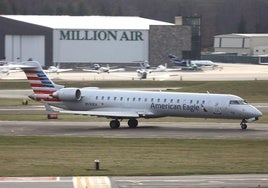 Así eran el avión Bombardier CRJ700 y el helicóptero Black Hawk que han colisionado en Washington