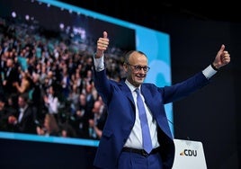 El líder de la CDU recibe el respaldo cerrado de su partido a su estrategia contra la inmigración