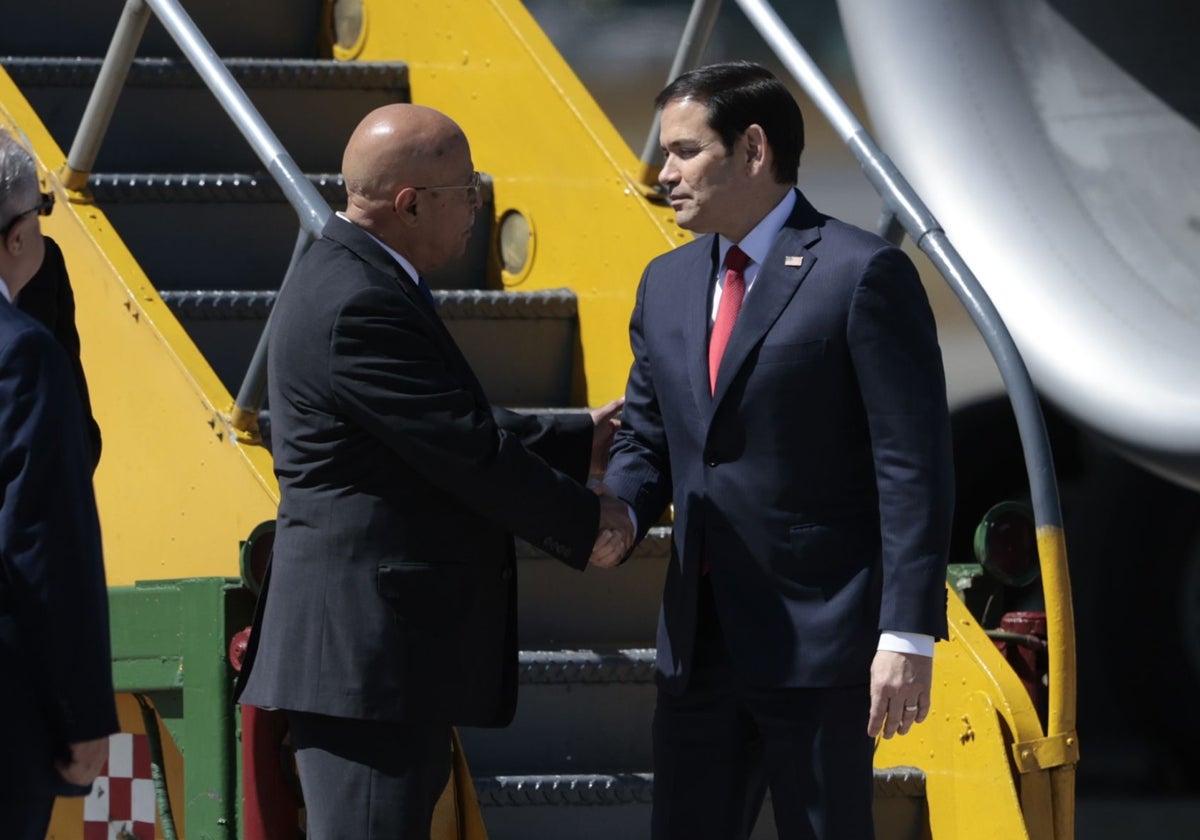 Rubio en su llegada a Guatemala para reunirse con el presidente Arévalo