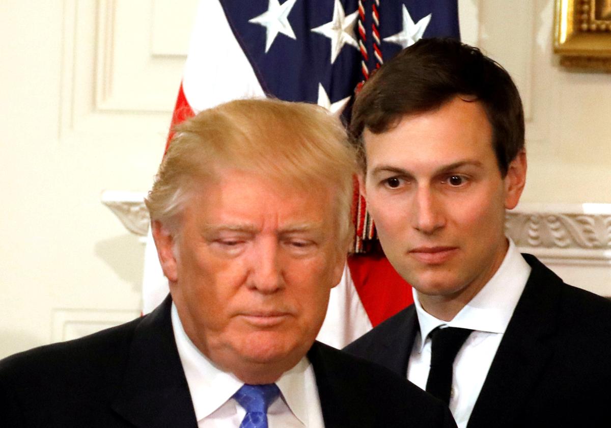 Donald Trump, junto a su yerno Jared Kushner.