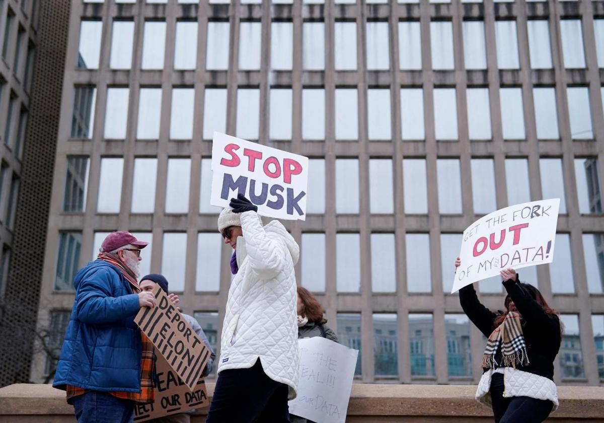 Protesta ante la oficina federal de personal en Washington