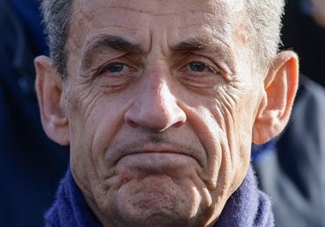 La nueva vida de Sarkozy, con toque de queda y brazalete electrónico