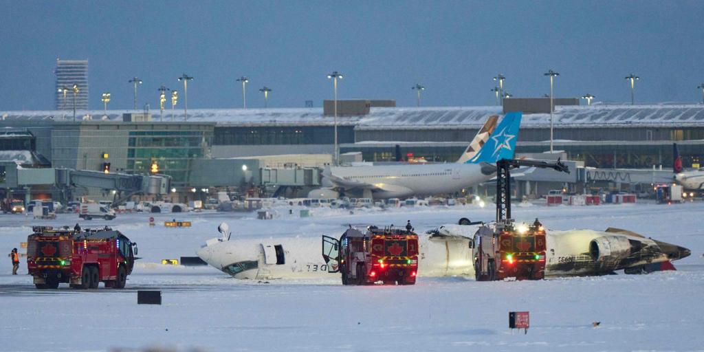 «Aterrizábamos con normalidad y al minuto estábamos boca abajo»: supervivientes del accidente de Toronto relatan el 'milagro'