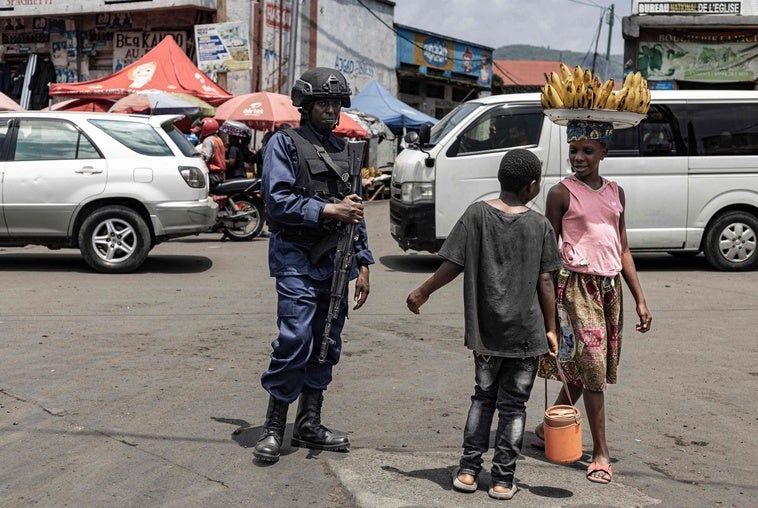 Violencia en el Congo: «Niños y adolescentes con armas han tomado las calles de Bukavu»