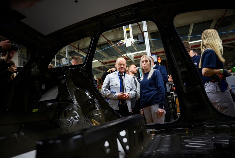 Scholz visita a la fábrica de Volkswagen en Emden, Alemania