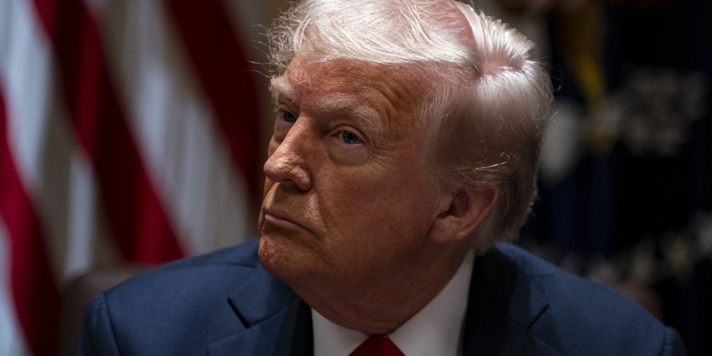 Trump revoca licencia a Chevron en Venezuela, agudizando la crisis económica