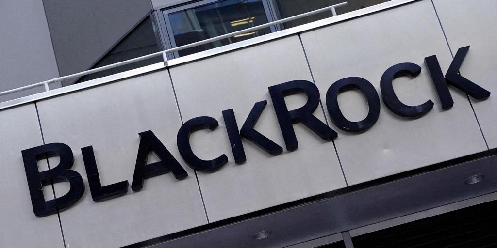 Blackrock adquiere los puertos del Canal de Panamá operados por CK Hutchison por 21.650 millones