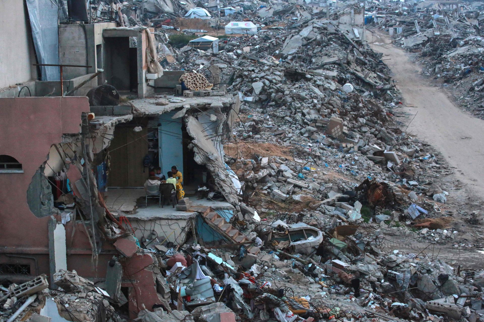 La franja de Gaza en ruinas por los ataques de Israel