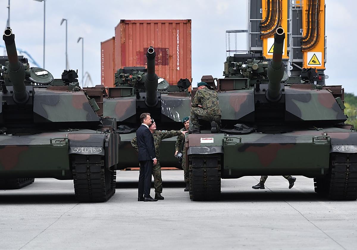 La entrega del primer lote de tanques estadounidenses M1A1 Abrams a los soldados del Ejército polaco en 2023