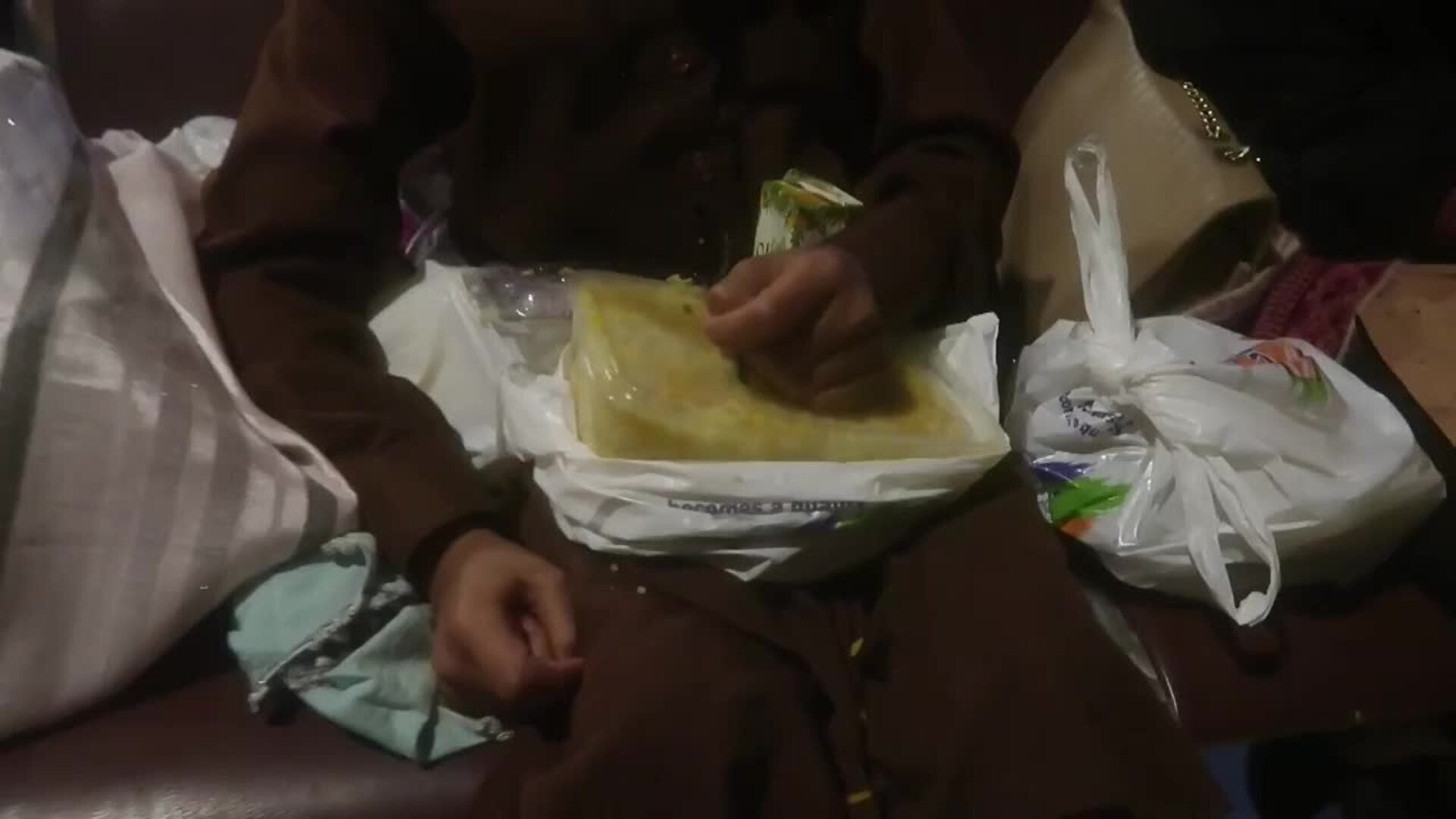 Rescatan a 155 pasajeros en operación tras el secuestro de un tren en Pakistán