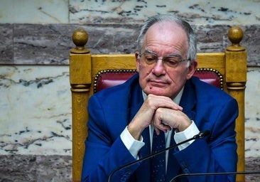 El conservador Constantino Tasulas jura como nuevo presidente de Grecia