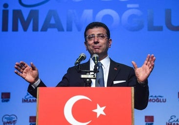El alcalde de Estambul denuncia la detención de su abogado: «No pueden tolerar que las víctimas se defiendan»