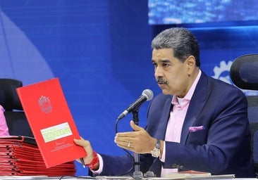 Maduro firma un decreto de emergencia económica ante la «guerra comercial» de Trump