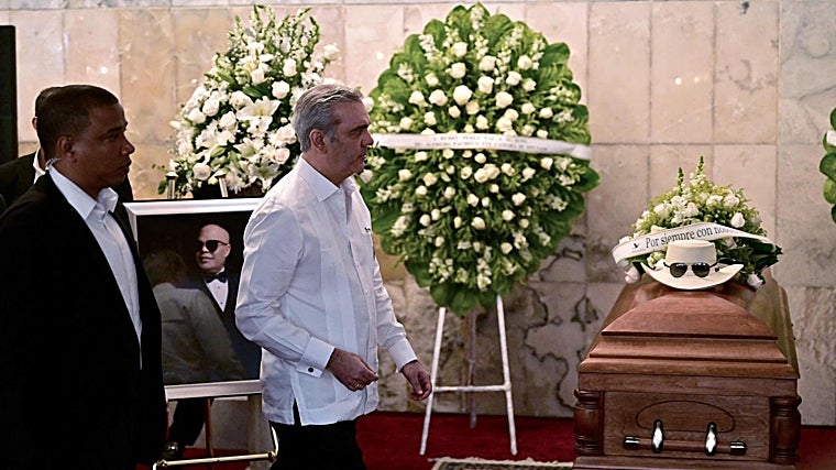 El presidente Abinader en el funeral del cantante Rubby Pérez