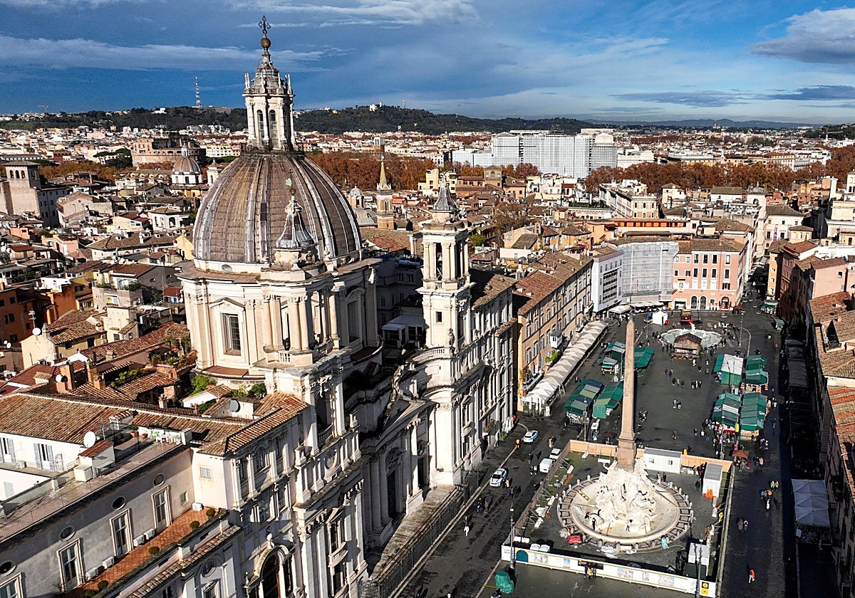 La «guerra de las perchas» ha cruzado la frontera toscana, tiñendo de rojo las calles de Roma y confirmando la creciente brutalidad y ambición de la criminalidad organizada china en Italia