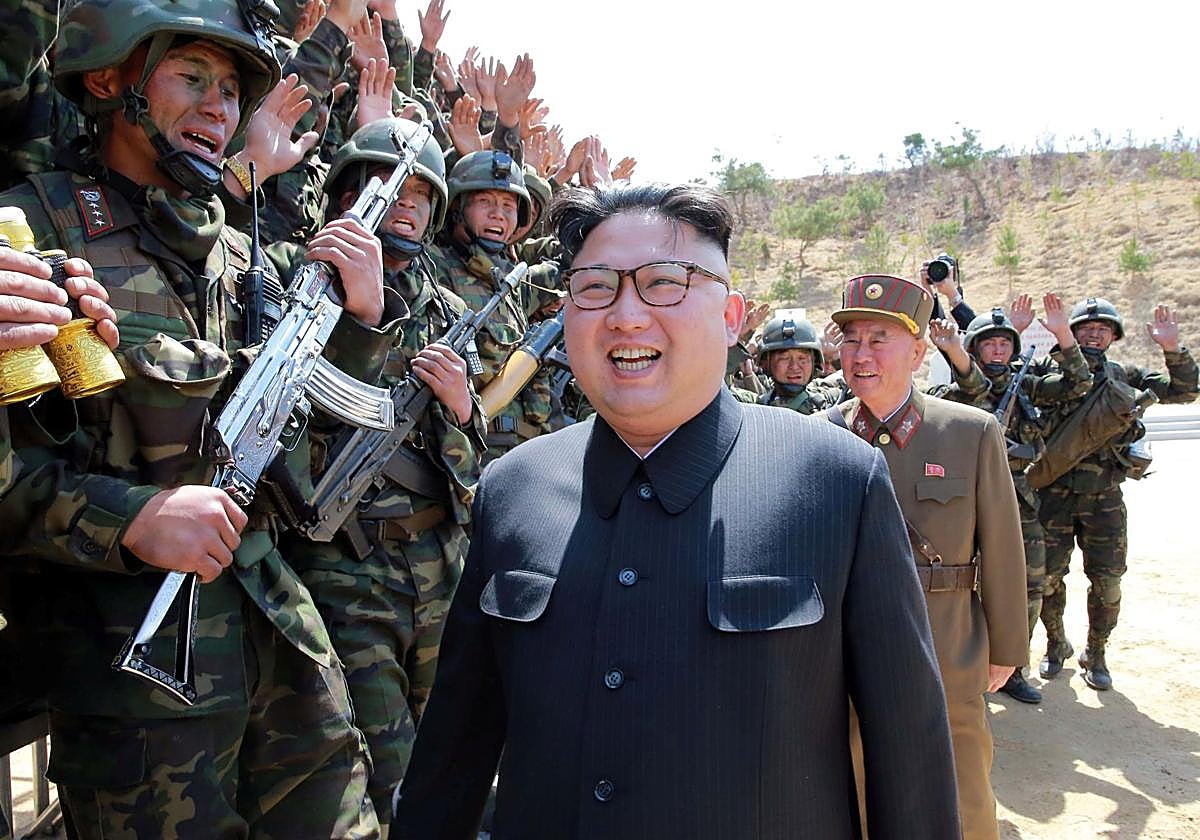 El líder norcoreano Kim Jong Un asiste a un concurso de tiro al blanco del Ejército Popular de Corea