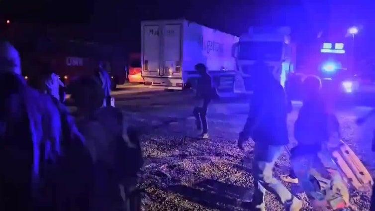 La UME evacúa a una treintena de viajeros en un tren de alta velocidad Madrid-Barcelona a la altura de Ricla en Zaragoza