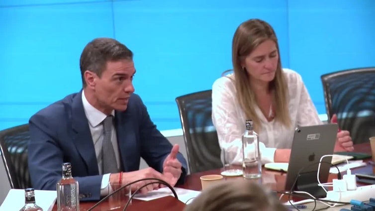 Pedro Sánchez sigue esta medianoche en REE la gestión del gran apagón