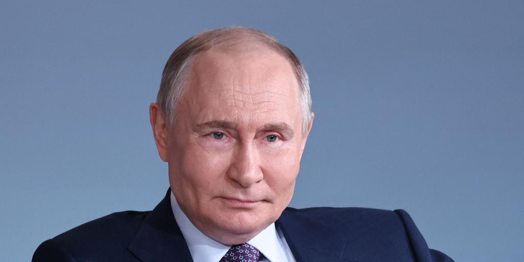 Putin afirma que hay ciudadanos franceses que combaten «hombro con hombro» con los rusos en Ucrania