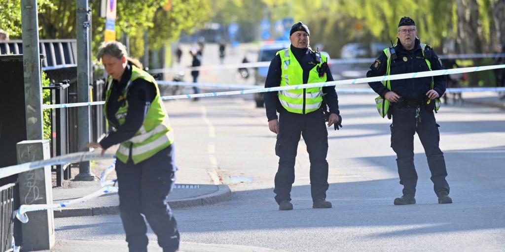 Suecia detiene a un adolescente de 16 años por matar a otros tres jóvenes a tiros en Uppsala