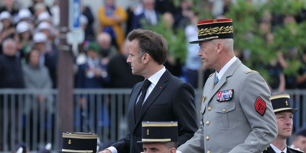 Macron conmemora la capitulación nazi afirmando que es necesario seguir luchando para defender las amenazas actuales