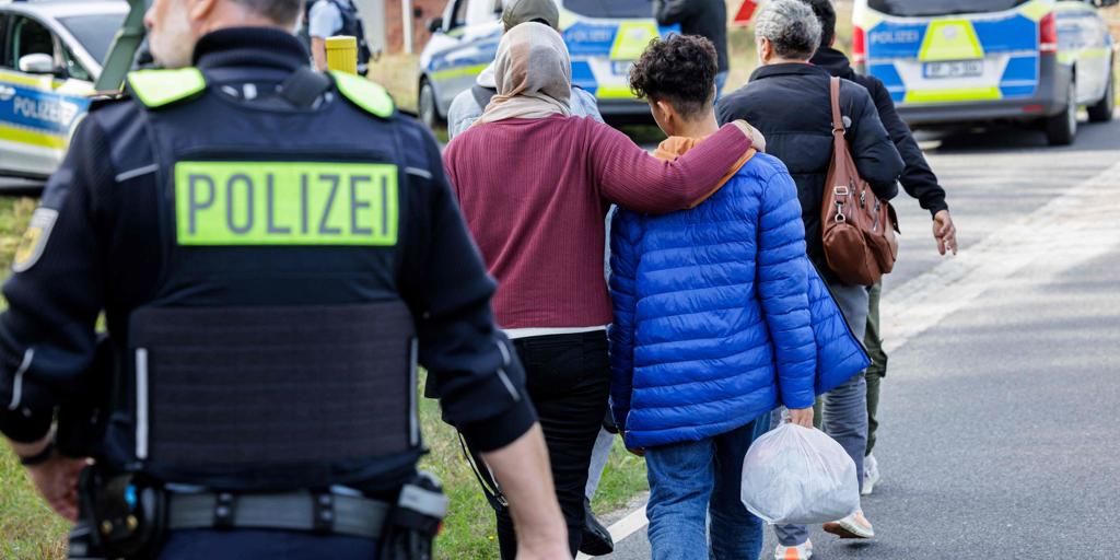 El nuevo Gobierno alemán da orden de rechazar inmigrantes en la frontera, incluso solicitantes de asilo