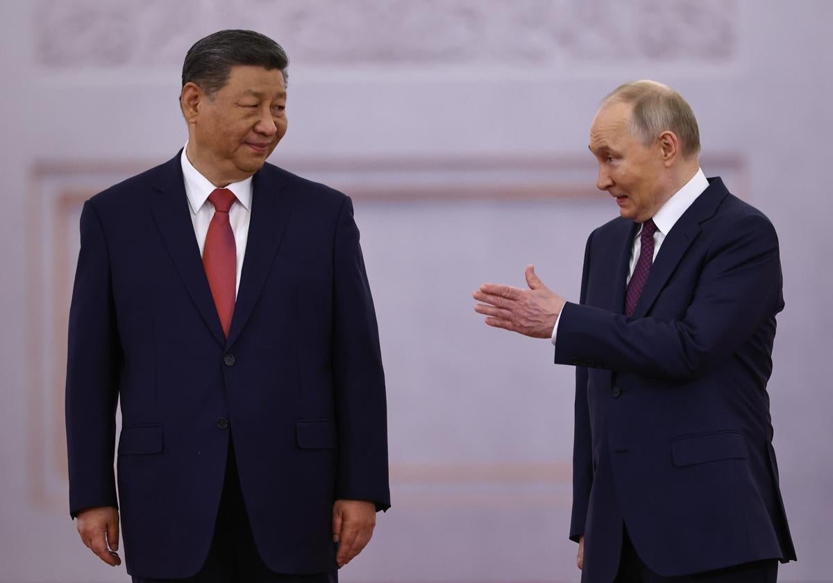 El presidente chino, Xi Jinping, recibido en el Kremlin por su homólogo ruso, Vladímir Putin