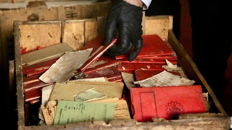 Hallan en la Corte Suprema de Argentina cajas con material nazi