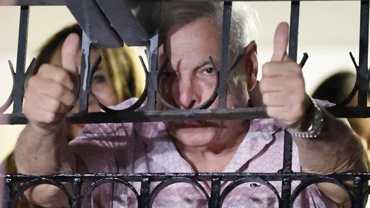 Martinelli lo hace otra vez: esquiva la justicia y se asila en Colombia